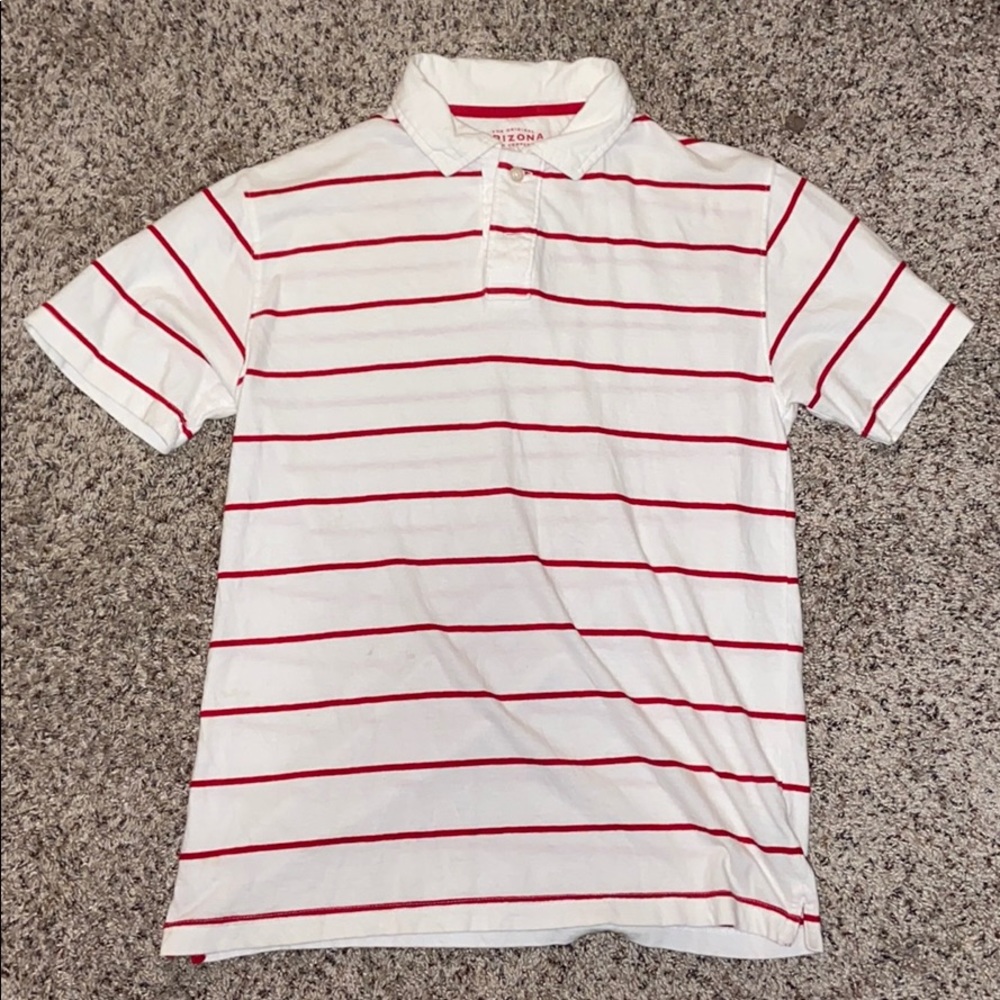 Short sleeved collared shirt.